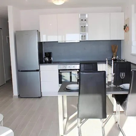 Brandnew, Highly Equipped With Terrace *